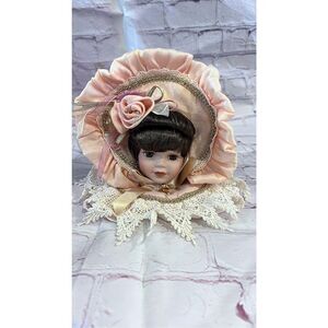 DANDEE PORCELAIN VICTORIAN DOLL HEAD ORNAMENT DARK HAIR